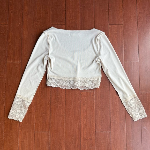 Urban Outfitters Cream Lace Trim Long Sleeve‎ Crop Top - Picture 2 of 6
